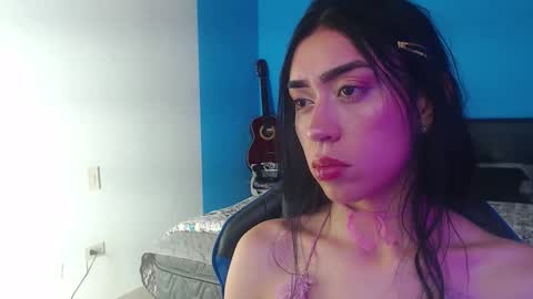 Snapshot of julieta_de_los_angeles chatting on October 21, 5:50 pm Julieta online show from October 21, 5:50 pm