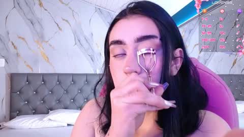 Snapshot of julieta_de_los_angeles chatting on February 12, 3:40 am Julieta online show from February 12, 3:40 am
