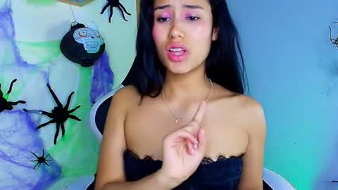 Snapshot of julietaa1_ chatting on October 8, 1:43 am juli online show from October 8, 1:43 am