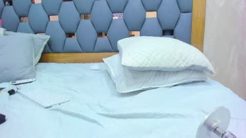 juliette_pretty_ online show from June 13, 9:45 pm