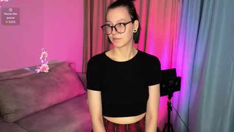 NaOmi online show from November 8, 3:39 pm