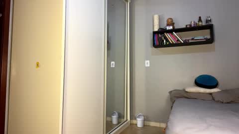 Jully online show from March 9, 2:15 am