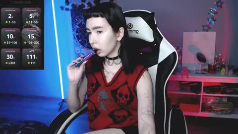 Snapshot of julscinamon chatting on February 26, 5:31 pm Baroness Von Cringe online show from February 26, 5:31 pm