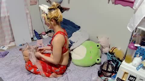 june999bunny online show from February 1, 10:44 pm