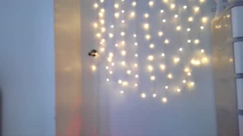 junovaughn online show from November 8, 4:28 am