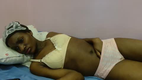 just ebonee online show from March 7, 1:18 pm