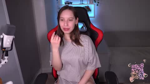 Snapshot of just_emmy chatting on March 9, 4:49 am just call me Emmy online show from March 9, 4:49 am