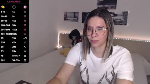 Julie online show from November 12, 5:38 am