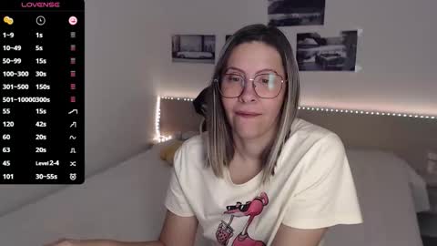 Julie online show from October 26, 5:03 am