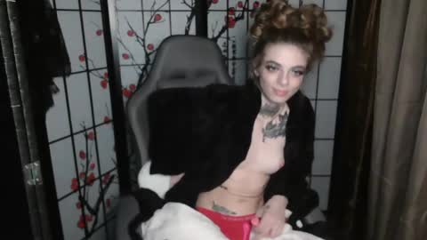 K8X4U LOVE ME online show from January 12, 5:13 am