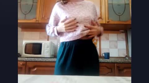 Snapshot of kacilangowski chatting on October 2, 9:36 am Nika online show from October 2, 9:36 am