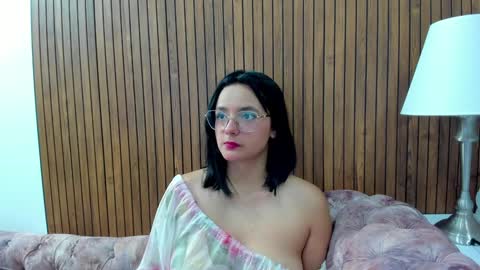 Snapshot of kae_styles chatting on January 26, 12:48 am Kyelie online show from January 26, 12:48 am