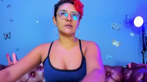 kaira_mosse_ online show from May 3, 11:35 am