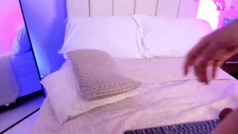 Kali Bloom  online show from June 11, 2:53 am