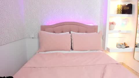 Kali Bloom  online show from February 19, 11:25 pm