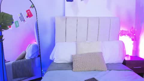 Kali Bloom  online show from July 16, 10:25 pm