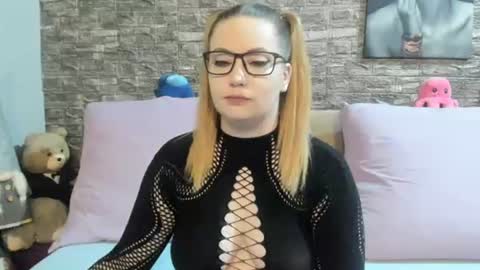 kalindahot online show from June 12, 6:27 pm
