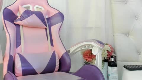 Snapshot of kamila_arias chatting on March 10, 12:06 pm online show from March 10, 12:06 pm