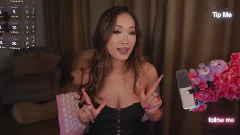kamilee__xo online show from July 4, 10:05 pm