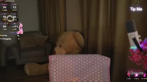 kamilee__xo online show from July 31, 6:09 pm