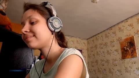 Snapshot of kamisalling chatting on September 19, 8:13 am Mari Simmons online show from September 19, 8:13 am
