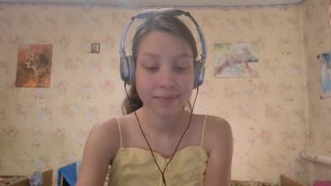 Snapshot of kamisalling chatting on October 2, 7:13 am Mari Simmons online show from October 2, 7:13 am