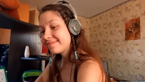Snapshot of kamisalling chatting on October 1, 6:51 am Mari Simmons online show from October 1, 6:51 am