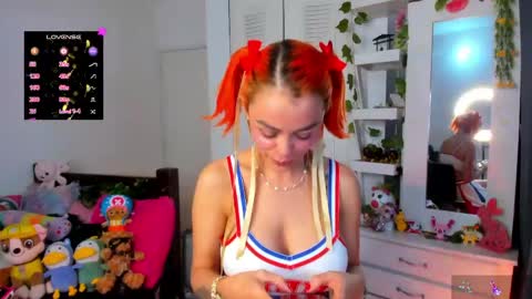 hello  Im Danni online show from June 3, 2:33 pm