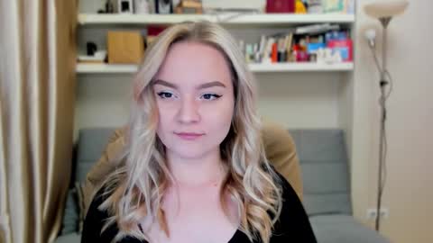 Snapshot of kara_smith_ chatting on October 1, 10:37 pm Kara. Off from 15th till 24th of December online show from October 1, 10:37 pm
