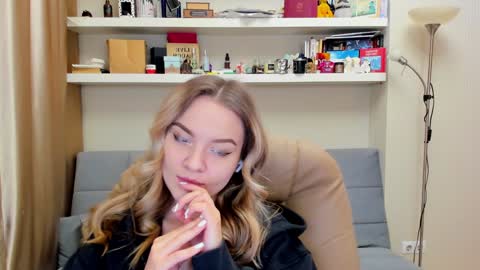 Snapshot of kara_smith_ chatting on February 7, 11:45 pm Kara. Off from 15th till 24th of December online show from February 7, 11:45 pm