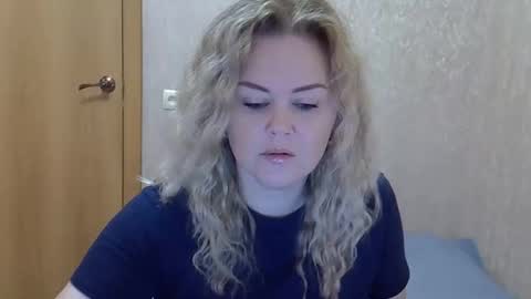 karennelsonx online show from November 23, 9:55 am