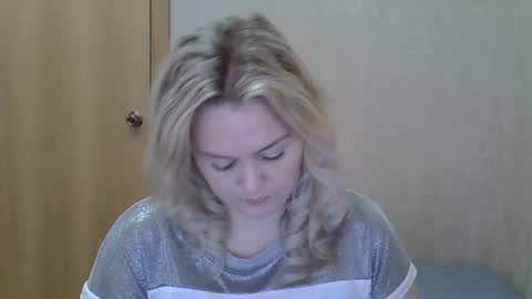 karennelsonx online show from March 4, 10:44 am