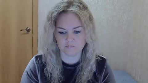 karennelsonx online show from October 18, 3:59 pm