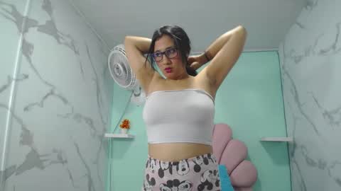 Snapshot of karime_sexygirl chatting on January 22, 12:17 pm Karime online show from January 22, 12:17 pm