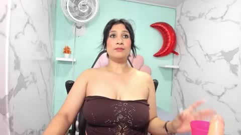 Snapshot of karime_sexygirl chatting on September 28, 2:11 pm Karime online show from September 28, 2:11 pm