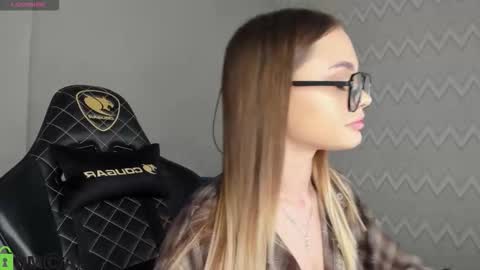 karina_broks online show from November 11, 1:30 pm