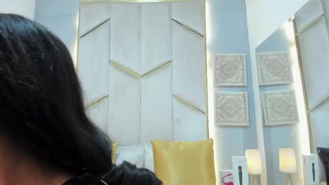 karinaacox online show from May 3, 12:52 pm