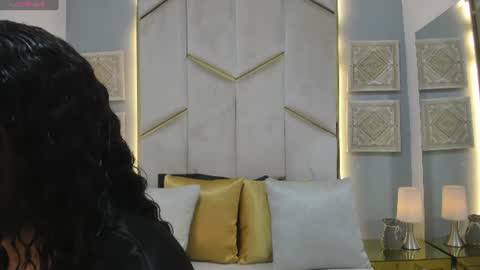 karinaacox online show from August 4, 1:06 pm
