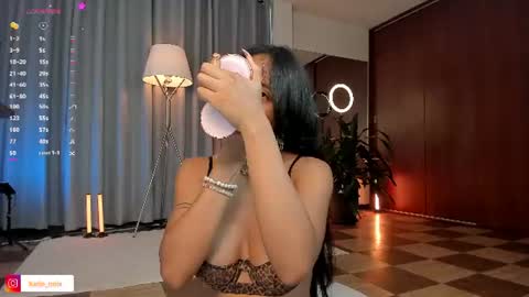 Karin online show from July 9, 6:54 pm