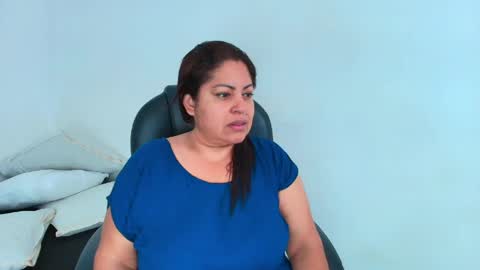 karla_hilton1 online show from May 2, 1:14 pm