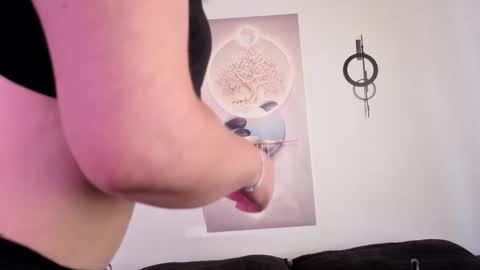 karla online show from November 5, 4:01 pm