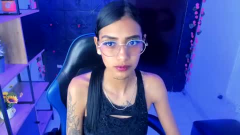 karlaslutskinny__ online show from July 31, 10:00 pm