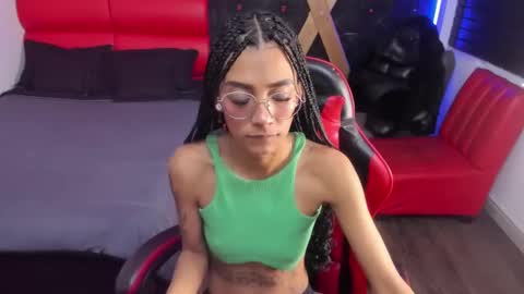 karlaslutskinny__ online show from May 3, 3:21 am