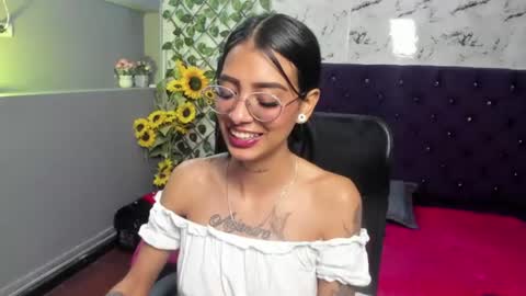 karlaslutskinny__ online show from July 8, 9:50 pm