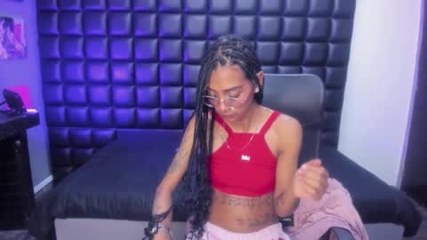 karlaslutskinny__ online show from May 1, 3:10 am