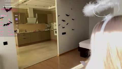 Olivia online show from October 22, 7:13 am