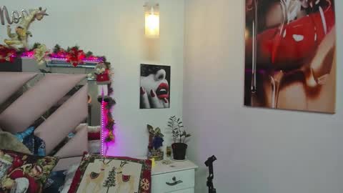 Karly Moonns online show from December 17, 3:00 am