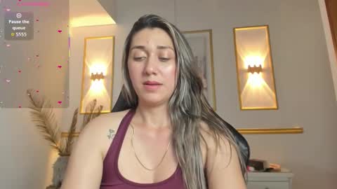 karlyy_ online show from December 2, 8:33 pm
