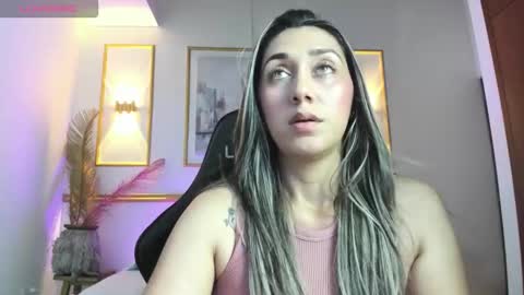 karlyy_ online show from December 17, 7:18 pm