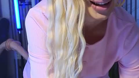 Julia online show from July 6, 7:38 pm